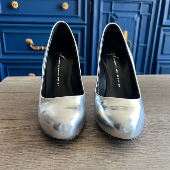 Giuseppe Zanotti Silver Pumps - Picture 4 of 9